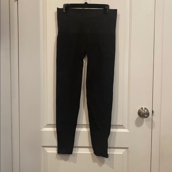 Spanx Side Zip Seamless Leggings - Picture 5 of 6